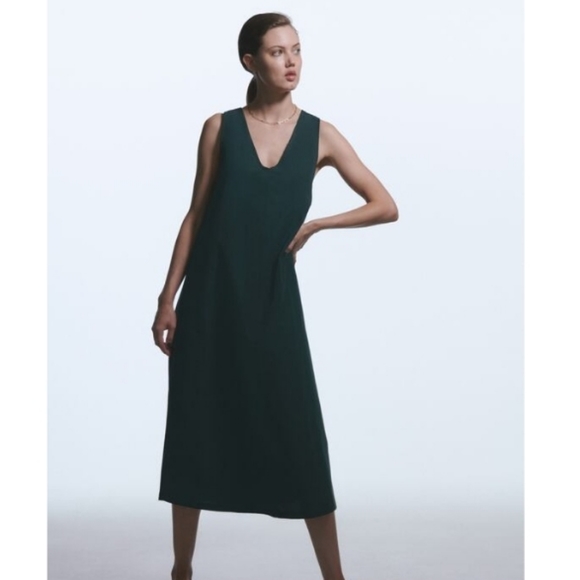 Zara Dresses & Skirts - Zara Green Sheath Dress V-Neck Sleeveless